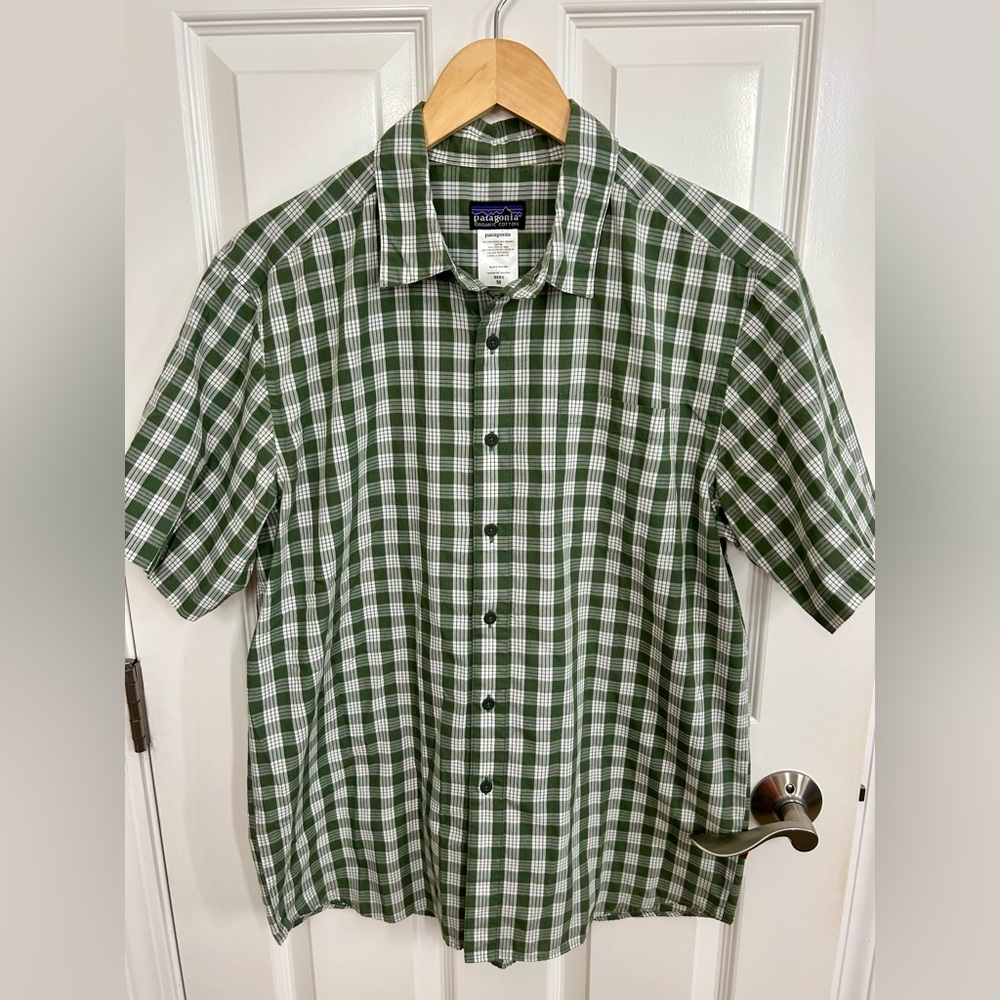 Patagonia Organic Cotton Men's Green White Plaid Short Sleeve Button Shirt Med